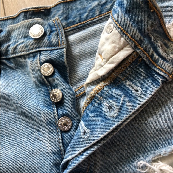 Levi’s 501 Distressed Jean Shorts Size 25 - Picture 4 of 12